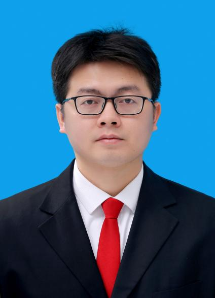 张嘉伦