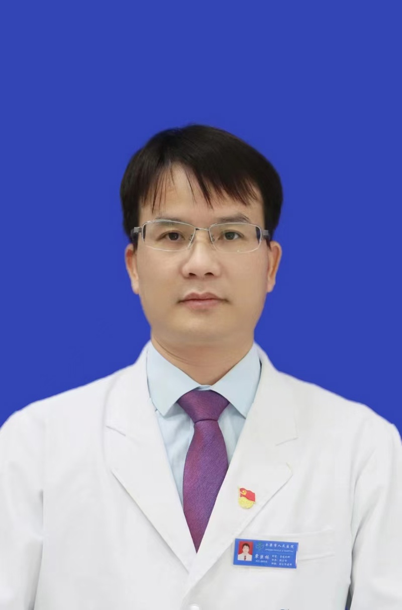 覃巨林