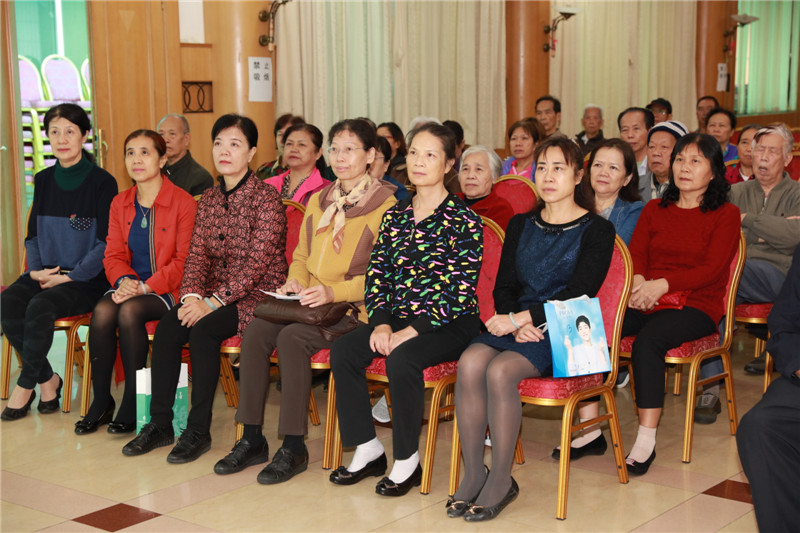 我院离退休党员代表集中观看党的十九大开幕盛况 