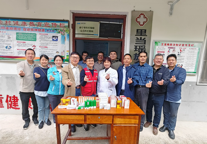 我院民盟医疗专家赴马山县加荣村开展乡村振兴帮扶走访调研活动