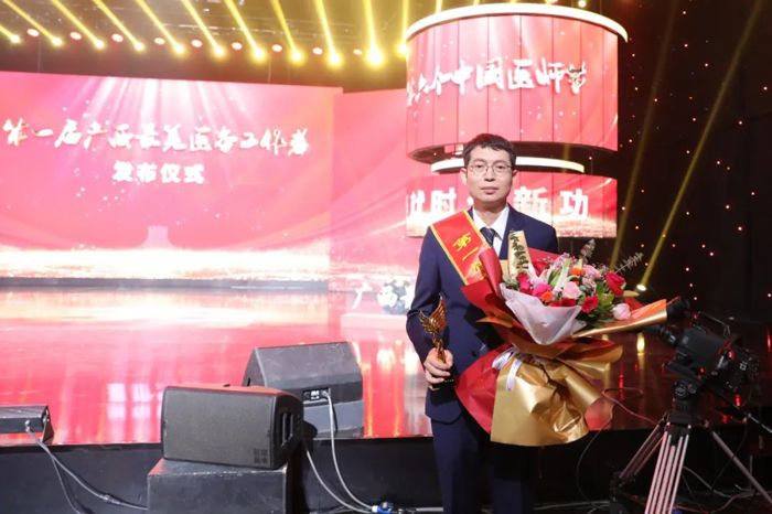 广西最美医务工作者彭涛：披肝沥胆铸医魂 敢作善成医风正