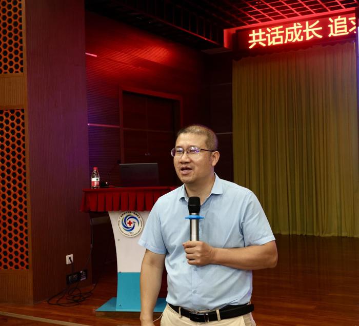 第一临床医学院开展“追求卓越 共话成长”师生座谈会