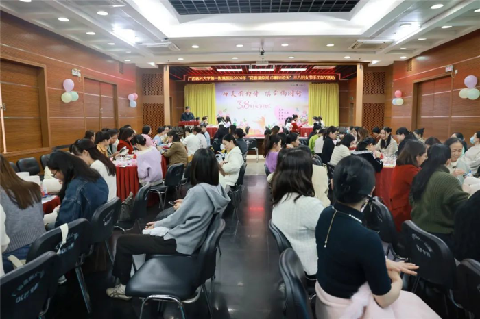 致敬闪耀的“她” | 我院举办“花香浸染间，巾帼半边天”三八妇女节手作DIY活动