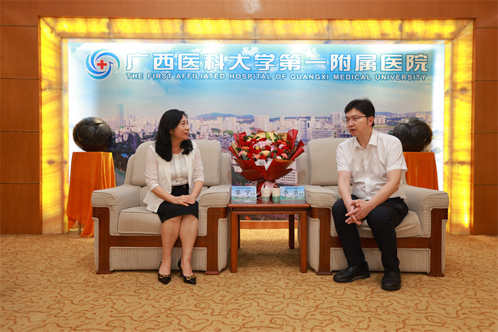 自治区科协副主席黎宁慰问我院党委书记李浪教授