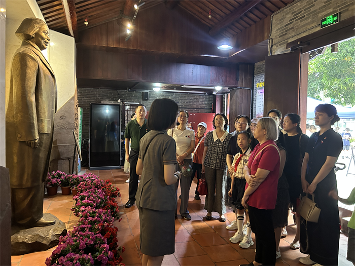 我院妇产科第一党支部赴邓颖超纪念馆开展廉政教育活动