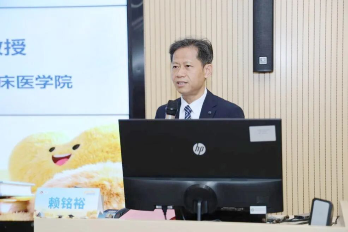 第一临床医学院成功举办广西医科大学第二期“守护心灯”心理工作沙龙暨大学生心理辅导技能培训班