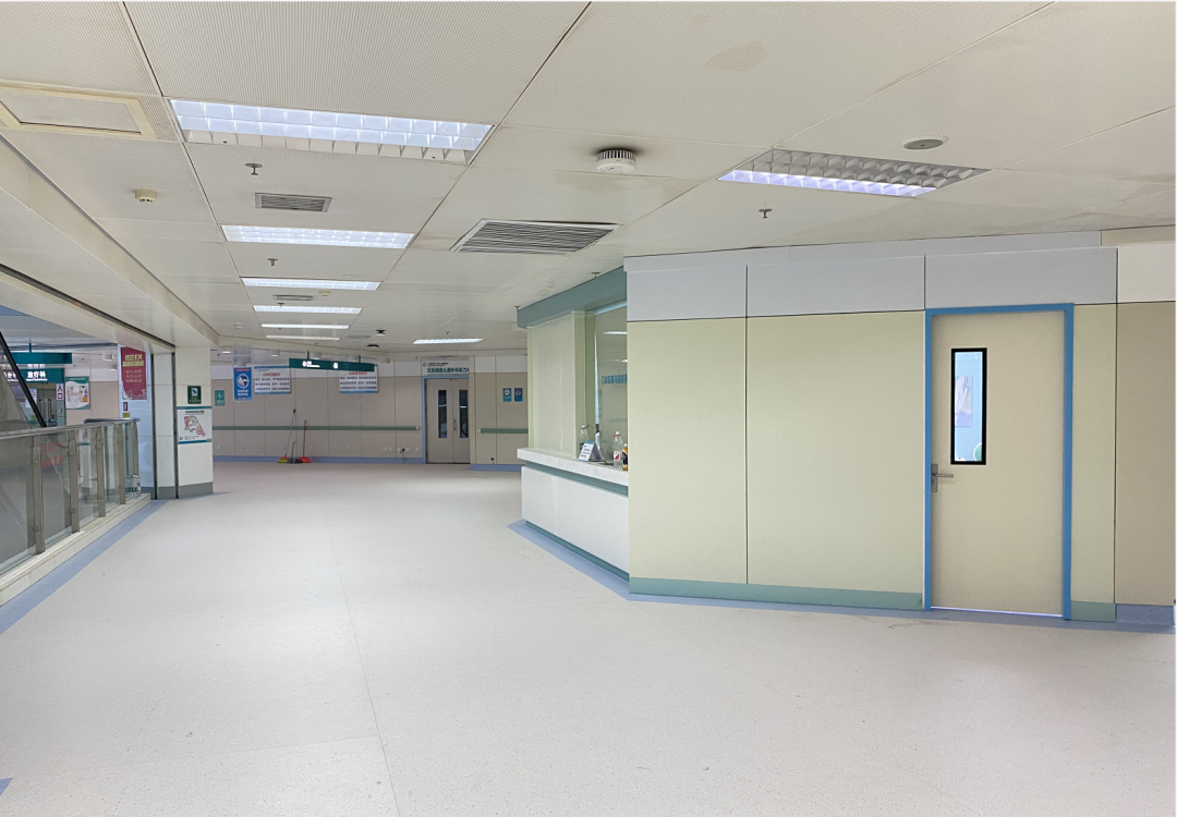 为民办实事国庆假期我院争分夺秒为门诊地面换新颜