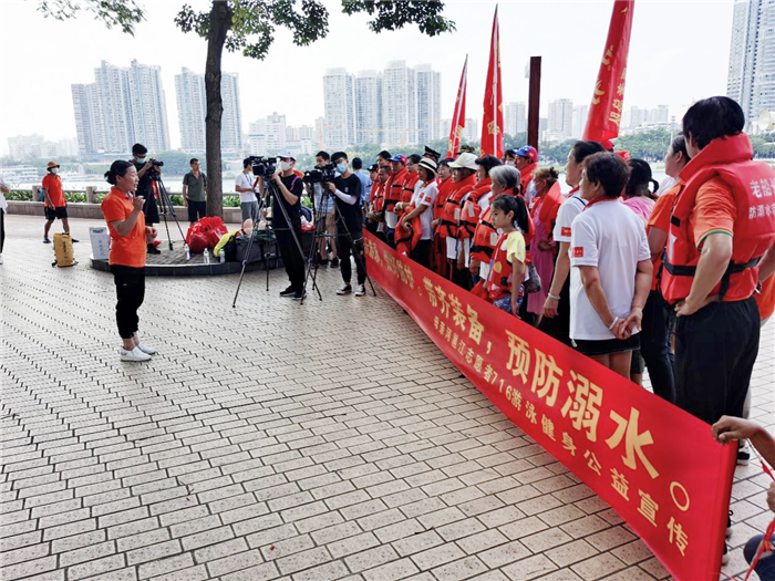 助力创建文明城市人人学急救：我院急诊科开展溺水急救科普培训活动