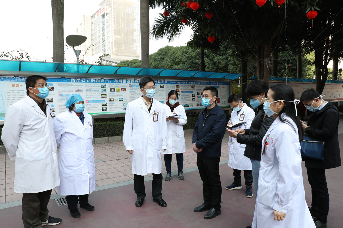 广西医科大学纪委书记蒋建伟莅临我院督导疫情防控监督工作