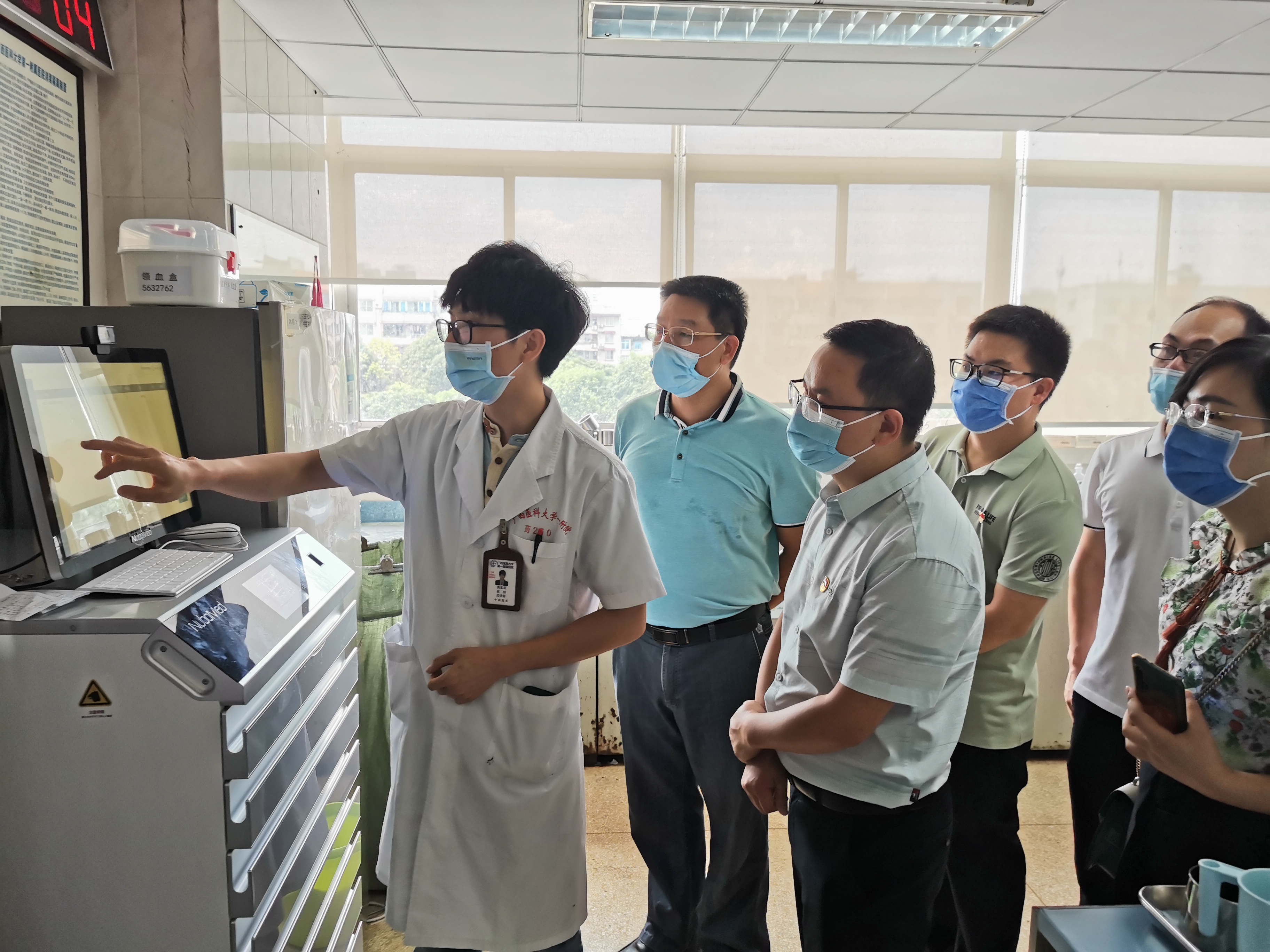右医附院药学部党支部到我院药学部第一党支部党支部开展共建交流