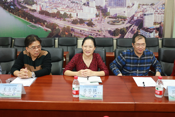 右江民族医学院护理学院党委书记黄芳艳一行莅临我院开展实习教学检查