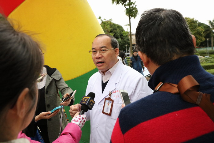 新华社、人民网、中新网等11家媒体采访报道我院“世界肾脏日”义诊活动