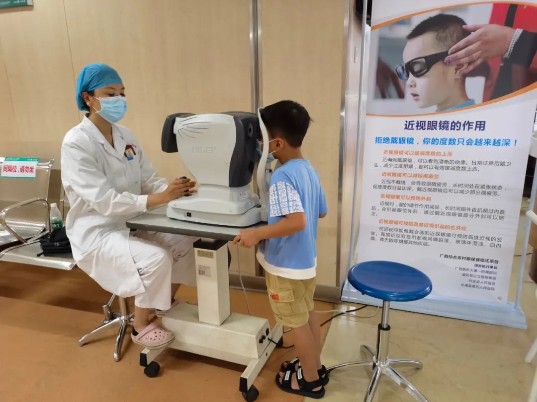 戴美瞳眼球会“拉丝”？为了变美，你的眼睛承受了多少风险？