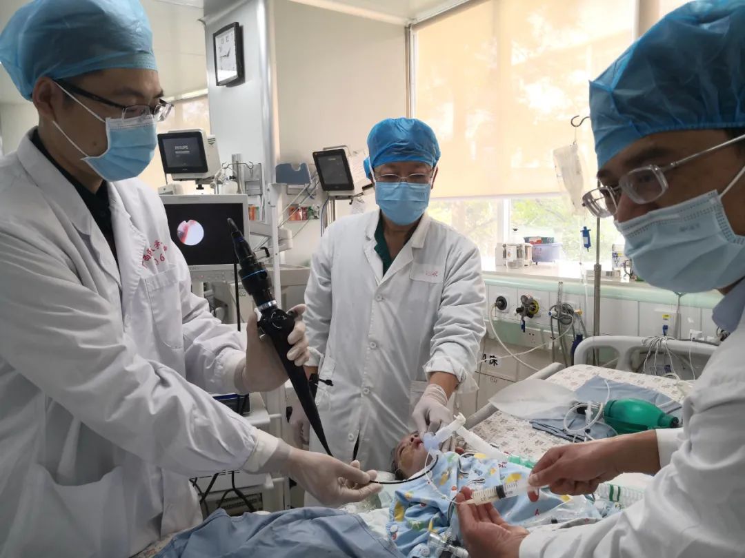 罕见！3岁患儿肺里竟洗出“牛奶状”液体！