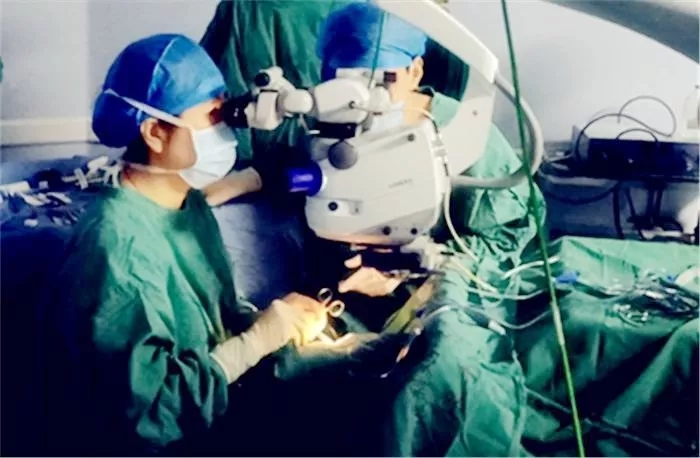 【新技术】眼外伤患者的福音，我院眼科成功开展广西公立医院首例折叠式人工玻璃体球囊植入手术
