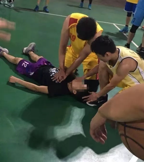 2天2起心脏骤停，1人去世1人获救，关键时刻这个操作能救命