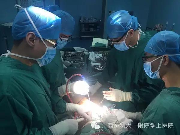 血友病人也能做手术了！骨关节外科、血液内科等多学科协作为“玻璃人”成功实施人工全髋关节置换手术