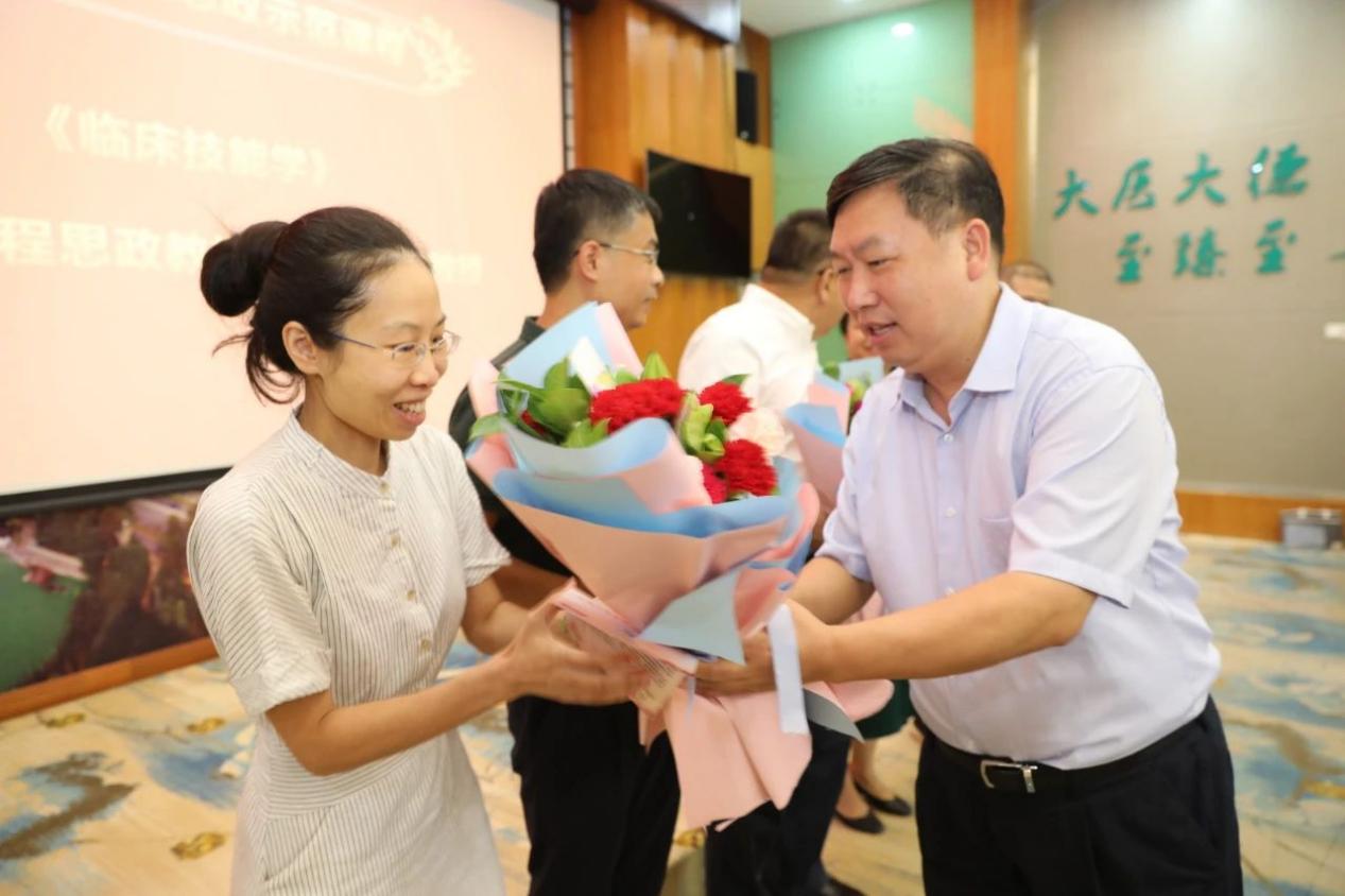 ffafd0bde53c3e49884dae95adfc0b3b