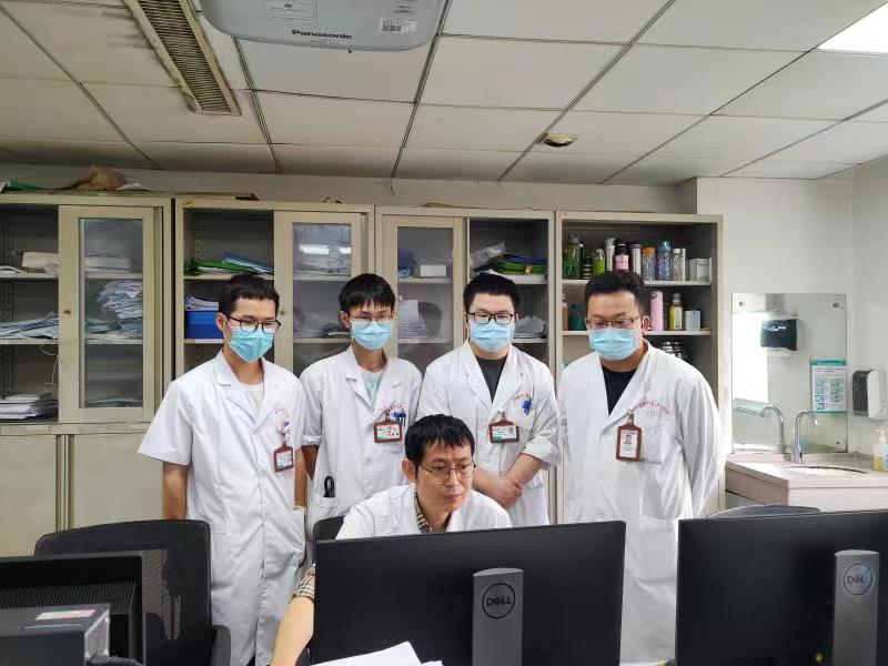 不忘初心廉洁从医：我院肝胆外科彭涛教授退还“红包” 获患者点赞