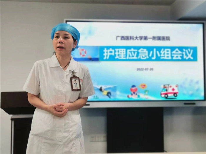 我院护理应急小组开展水域救援+溺水患者急救应急培训