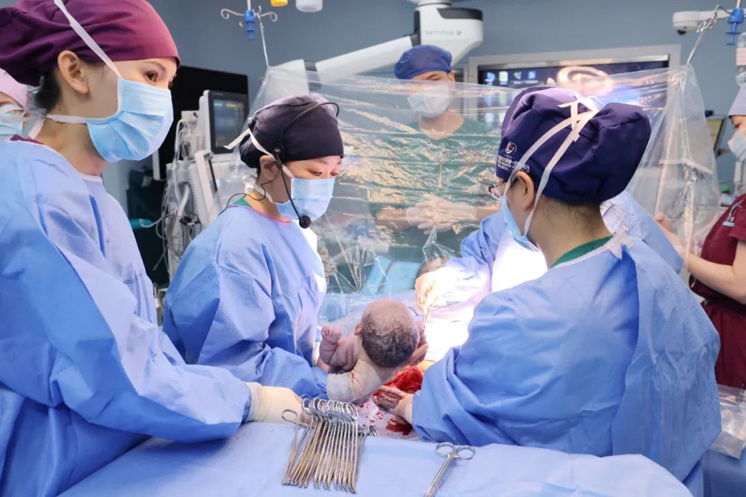 直播周最后一天：自然剖宫产、机器人妇科手术、术中唤醒术……将精彩进行到底