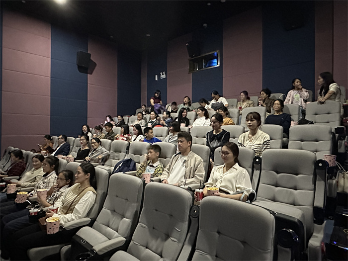 老年病学科第一、第二党支部联合开展“赓续红色基因，凝聚奋进力量”主题观影活动