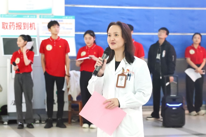 我院门诊党支部、超声科党支部与广西艺术学院音乐教育学院研究生党支部、中行青秀支行党总支开展党建共建活动