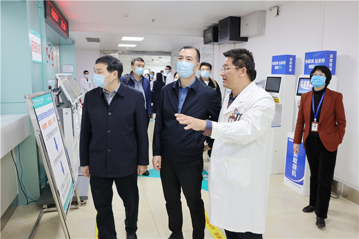 国家卫生健康委药政司副司长张锋莅临我院调研指导