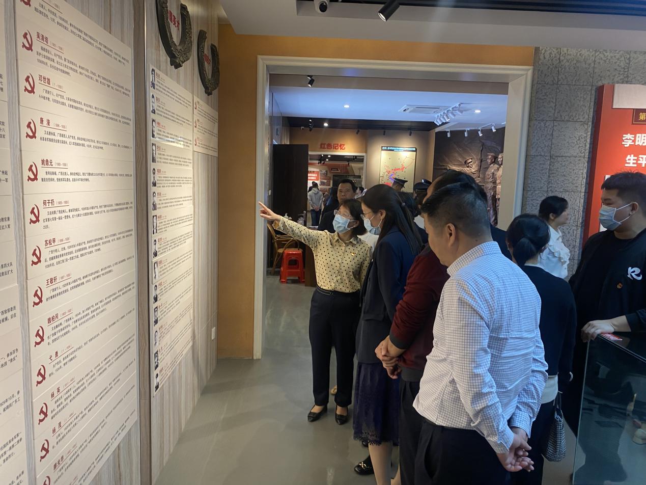 1811f371292325f99a97d8cef44a159