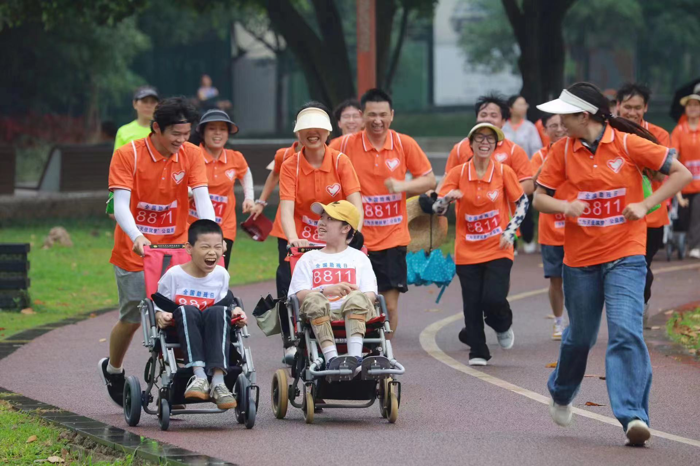 青春助残，为爱奔跑——我院儿科与广西云彩社会工作服务中心联合开展2023全国助残日活动