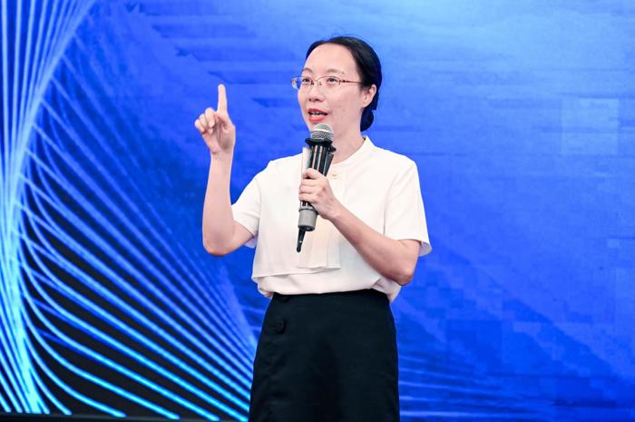 喜讯：我院药学部黄春荣获第七届中国药学会基层医院药学学术年会药师脱口秀“十佳”作品