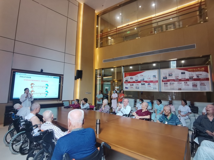 我院组织广西第六期老年专科护士到广投颐嘉金象苑养老中心开展科普服务活动