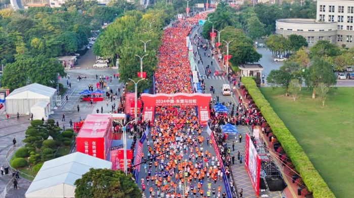 我院药学部周思茹勇夺2024中国—东盟马拉松比赛女子组季军