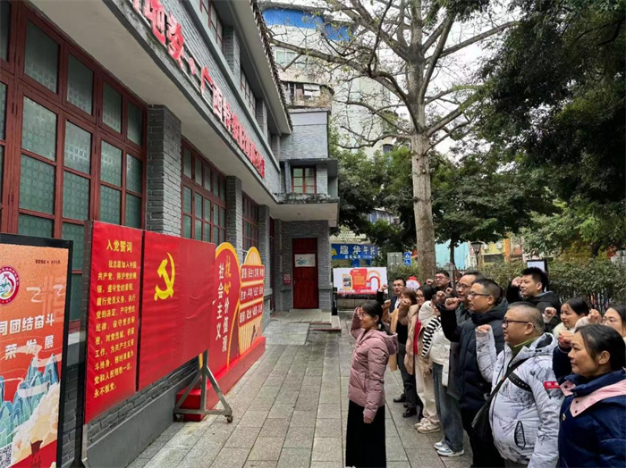 我院病理科党支部与梧州市工人医院病理科党支部携手开展党建业务交流活动