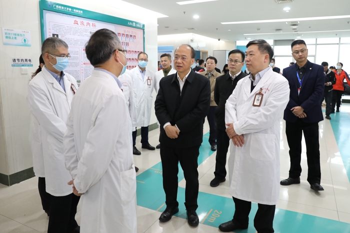 自治区副主席廖品琥莅临我院调研