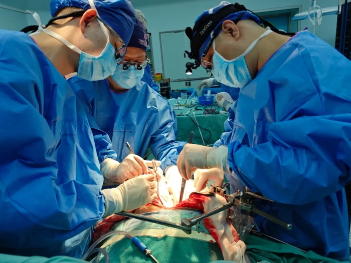 生命的挑战和新生：广西医科大一附院成功为酒精肝病患者完成肝移植手术