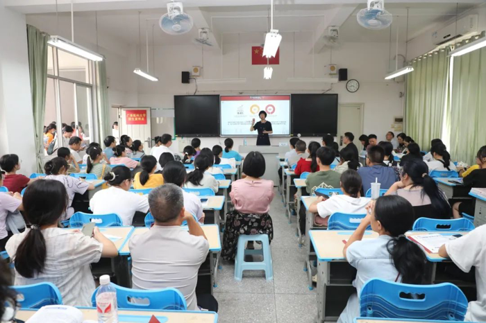 迎接新高考 | 第一临床医学院玉林高中招生宣传活动反响热烈