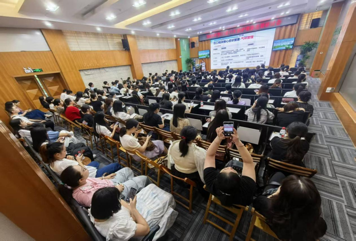 聚焦专科护理前沿，赋能临床实践创新 | 我院圆满举办2025年伤口造口失禁护理新进展研讨会