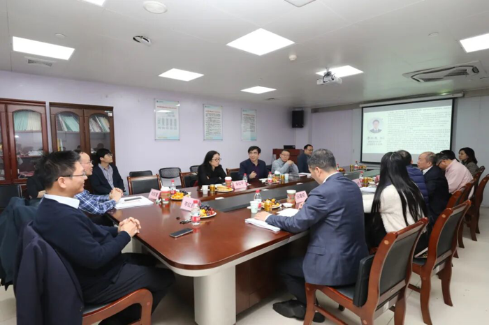 重大疾病新药靶发现及新药创制全国重点实验室执行主任李红良教授莅临我院座谈交流