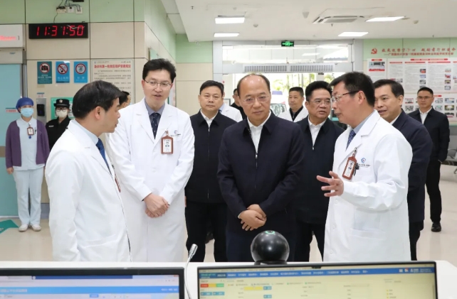 自治区副主席廖品琥到我院开展2025年春节前慰问及安全生产情况调研