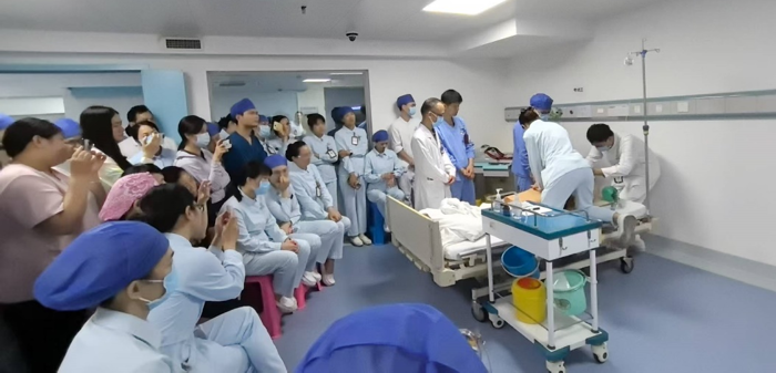 我院护理部急诊急救护理小组与气道管理小组联合开展专科培训