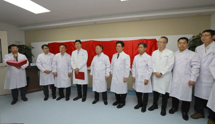 打造高水平科研创新平台 | 广西廖万清院士工作站实验室启用