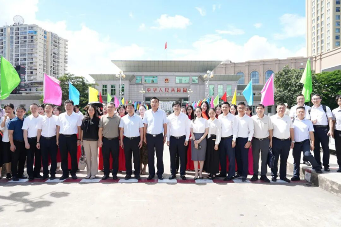 广西医科大一附院代表团赴越南出席2025年中国广西与越南边境四省卫生专场交流会议