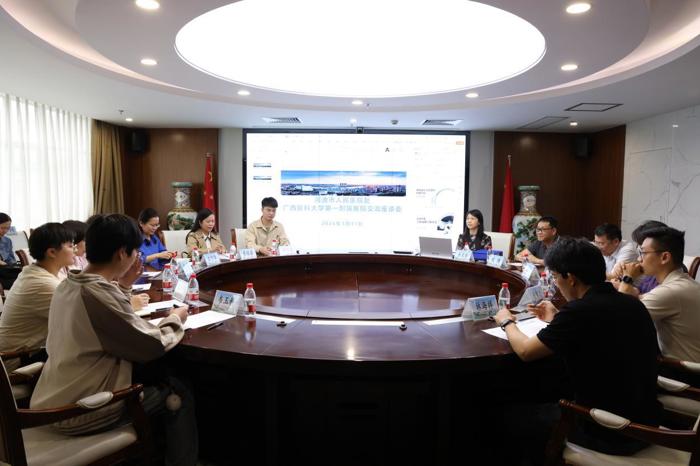 河池市人民医院到我院参观交流